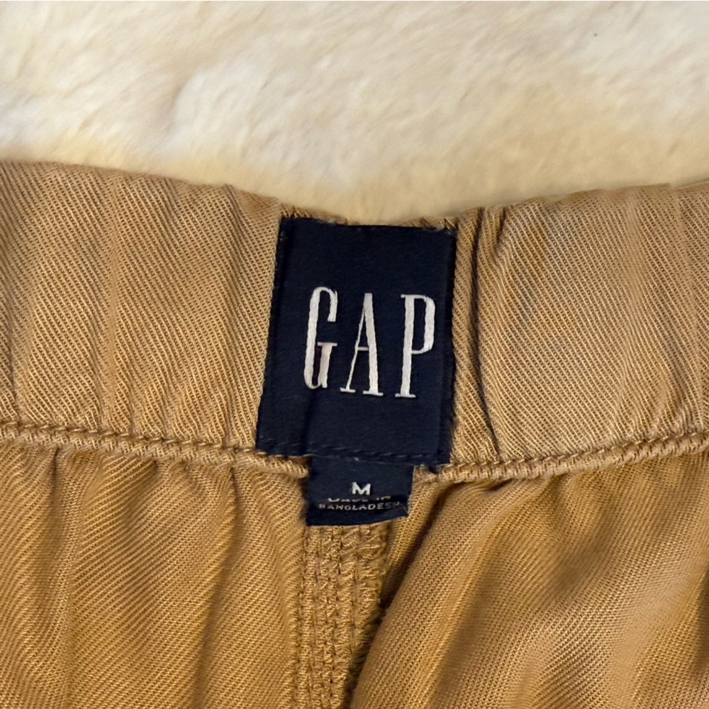GAP size medium dark khaki women’s pull on shorts - Picture 3 of 8